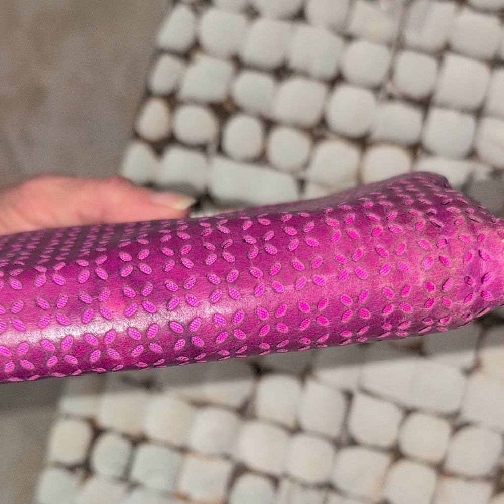 HOBO Magenta (Purple) Perforated Leather Kiss-Lock Clutch Or Wallet - Picture 11 of 14